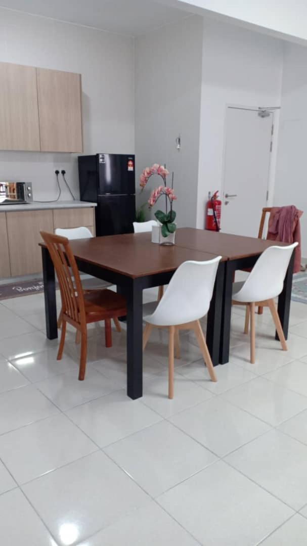 A&z Residensi Adelia2, Bangi Avenue, Free Wifi, Pool Kajang